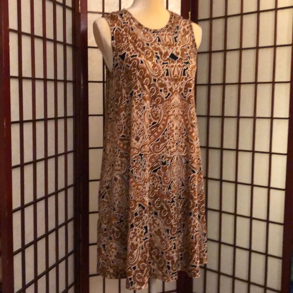 Swingy Nicole Miller paisley sleeveless dress size medium in gold and black